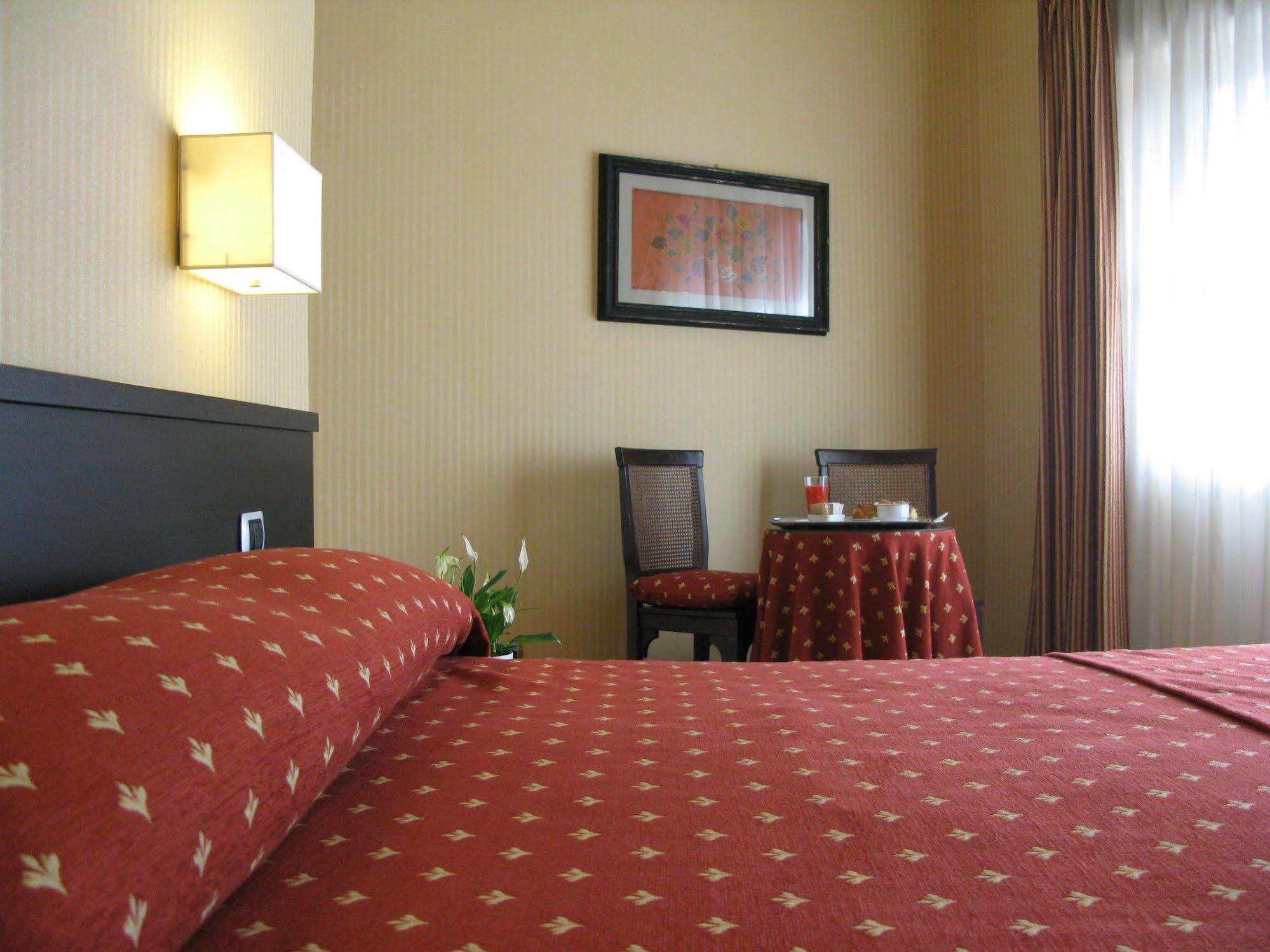 York Hotel Рим Экстерьер фото